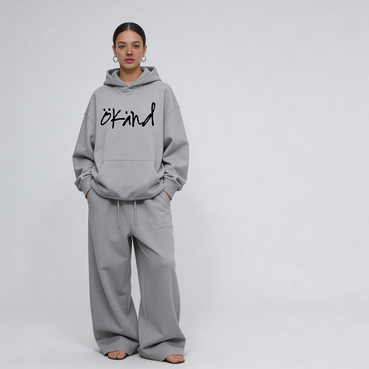 OVERSIZE LOGO HOODIE | GRÅ