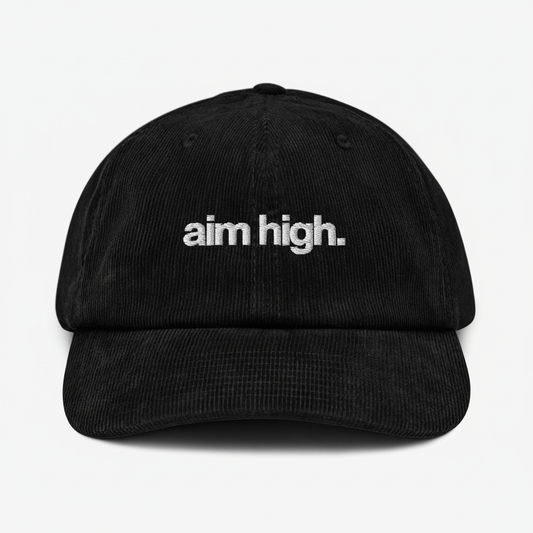 AIM HIGH | Corduroy hat med ljusgrå bakgrund